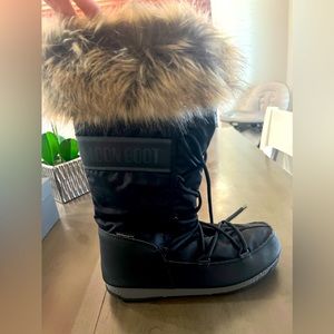 Moon boots